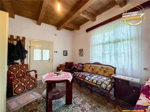 Casa cu farmec rustic + teren privat de 3.315 mp, Borosneul Mic, Covasna - imagine 3