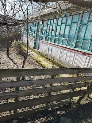 Casă bătrânească de vânzare , din zonă rurală  - imagine 2