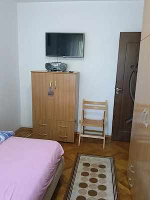 Închiriez apartament 3 camere situat langa Spitalul județean  - imagine 5