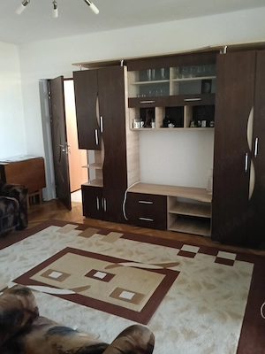 Închiriez apartament 3 camere situat langa Spitalul județean  - imagine 2