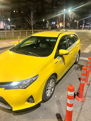 Vand Toyota Auris  taxi cu licența sau fara - imagine 2