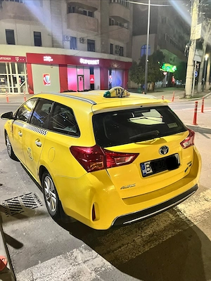 Vand Toyota Auris  taxi cu licența sau fara - imagine 4