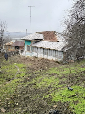 Casă + teren intravilan de vânzare   Pietriș (lângă Bălș), Olt
