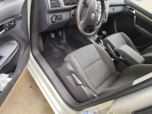 vand vw touran impecabil - imagine 7