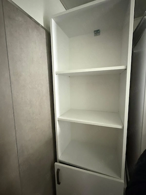 Vand corp mobiler (dulap usi + polite)