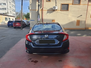 Honda Civic 1.5 VTEC Turbo 182CP - Automată  - 2021 - Full Honda Sensing - Istoric Honda - imagine 4
