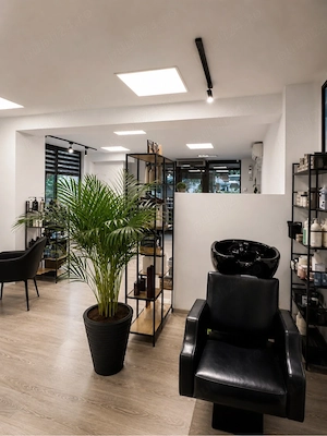 Vand cedez afacere salon la cheie 