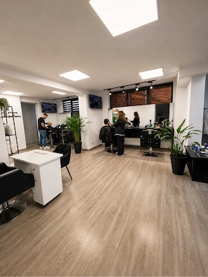 Vand afacere salon la cheie  - imagine 2