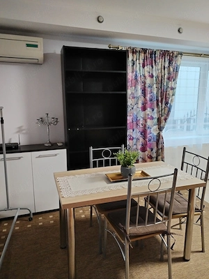 Inchiriez apartament 2 camere in vila