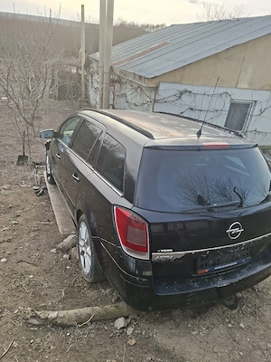 Dezembrez Opel astra H - imagine 3