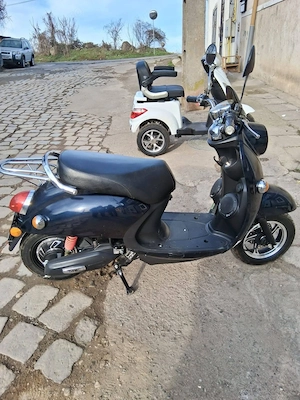 Moto scuter electric ..700 euro ușor negociabil - imagine 2