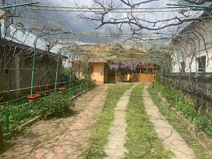 Casă de vânzare în Ghirdoveni. - imagine 10