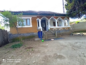 Casă bătrânească la țară+anexă+teren 2500 mp intravilan   asfalt + utilități la poartă