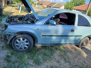 dezmembrez opel corsa 1,4  - imagine 2