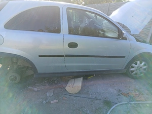 dezmembrez opel corsa 1,4 
