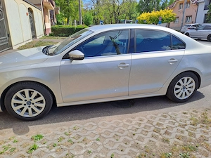 Vand Volkswagen Jetta 2011, diesel, unic proprietar in Romania, adusa din Germania 2015. - imagine 2
