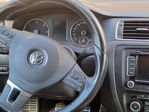 Vand Volkswagen Jetta 2011, diesel, unic proprietar in Romania, adusa din Germania 2015. - imagine 8