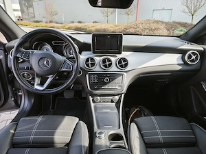 Mercedes CLA 180 Shooting Brake - imagine 9