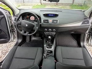 Renault Megane 2011, diesel 1,5 DCI! - imagine 9