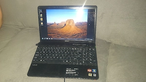 Laptop Sony Vaio functional , incarcator Sony, bateria tine 3-4 ore, aspect impecabil 