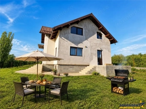 Constructie noua,elegant finisata si echipata,parc privat:1.500 mp, Persani, Brasov