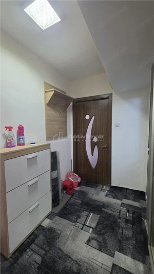 Apartament 3 camere semidecomandat, CT, separatie apa, mobilat, utilat - Craiovita - imagine 8