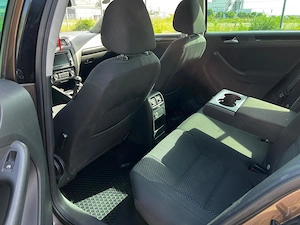 Volkswagen Jetta 2011, 1.2 Benzină, primul proprietar - imagine 7