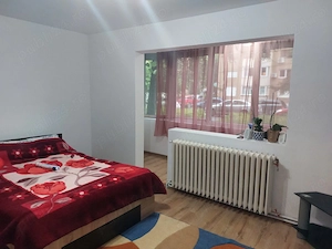 Inchiriez apartament o camera, central