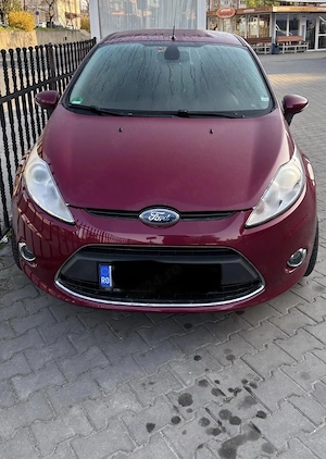 Vând Ford Fiesta benzină
