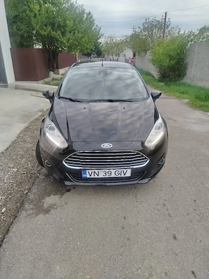 Vând Ford Fiesta