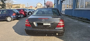 Dezmembrez Mercedes E class w211 e220cdi automat