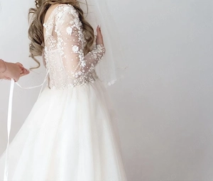Rochie de mireasă cu trenă