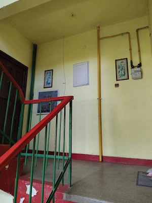Vând apartament 3 camere decomandate în Vulcan, jud. Hunedoara, zona Paroșeni - Intrervenții - imagine 9