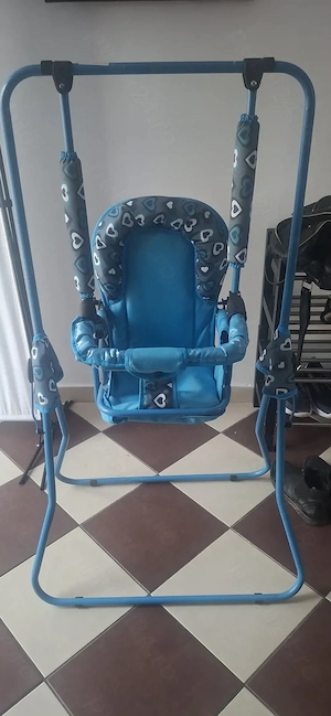 leagăn bebeluș , masa cu scaun