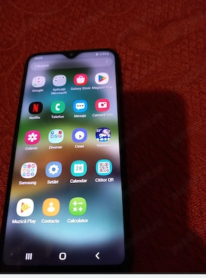 Vând Samsung A20e 