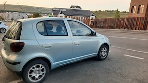 Vând Toyota Yaris diesel model 2004 - imagine 2