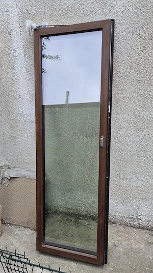 Ușa QFort tripan termopan PVC tâmplărie culoare nuc