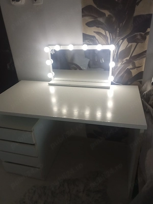 Vând birou Jisk cu oglindă cu spoturi luminoase -600 lei 