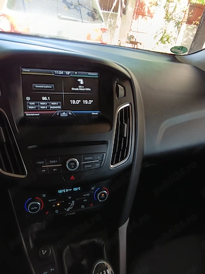 Vând Ford Focus 1.0