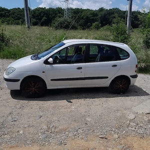 Renault Scenic - imagine 4