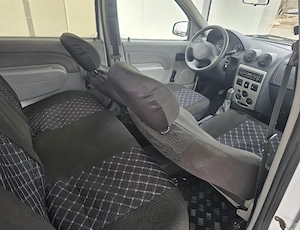 Dacia Logan MCV 1.4 MPI - imagine 8