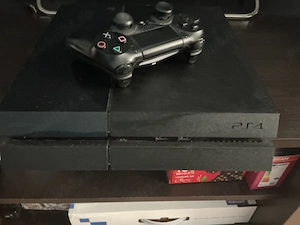 Vand PlayStation 4 2TB un controller