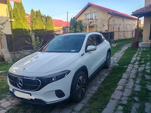 Vând Mercedes Eqa 250