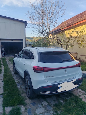 Vând Mercedes Eqa 250 - imagine 3
