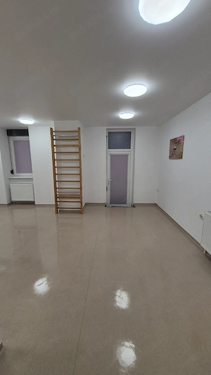 Vand sau inchiriez spatiu comercial