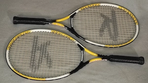 2 rachete tenis camp ----------------- ROSSIGNOL PROGRESS 10 ---------- f. usoare 245 grame bucata 