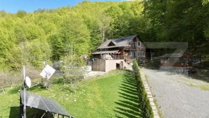 Cabana 5 camere, 140 mp utili, 3000 mp teren,balta de peste