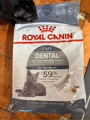 Vând bobițe Royal Canin Dental Care - imagine 5