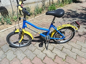 Vând bicicletă copii în stare bună.