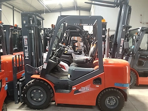 Service autorizat și vânzări utilaje 